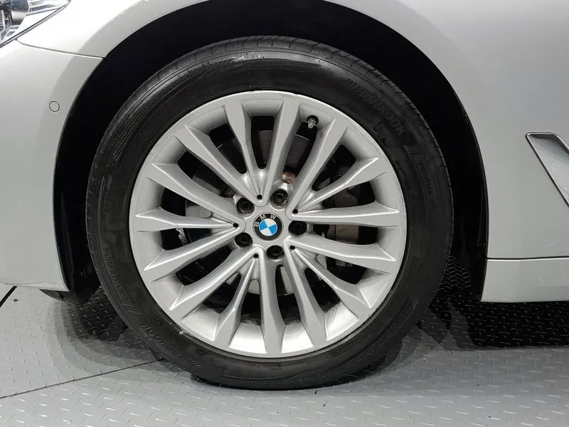 BMW 520 Luxury Plus, снимка 5 - Автомобили и джипове - 56071219