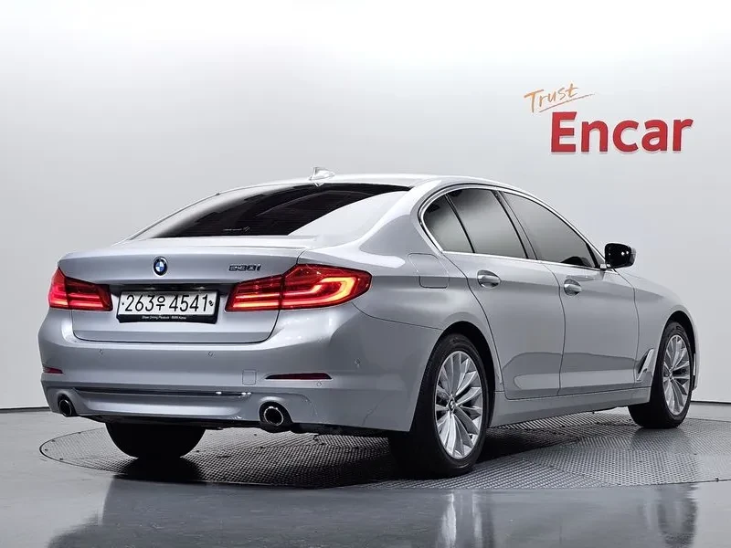 BMW 520 Luxury Plus, снимка 2 - Автомобили и джипове - 56071219