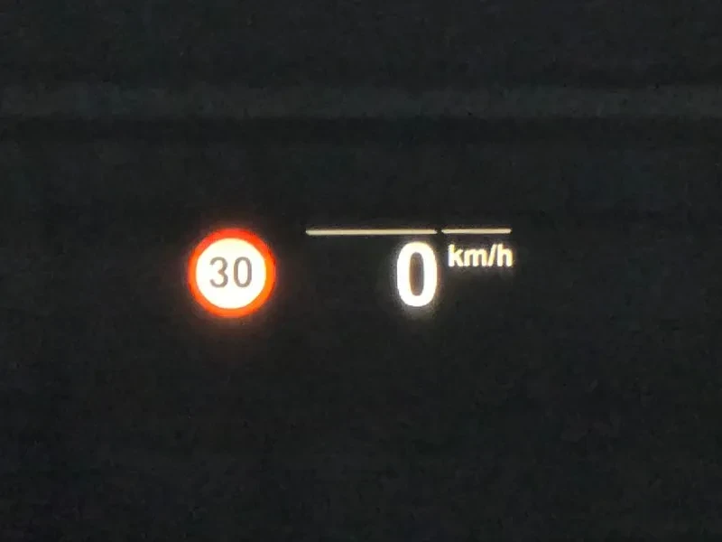 BMW 520 Luxury Plus, снимка 16 - Автомобили и джипове - 56071219