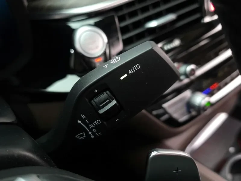 BMW 520 Luxury Plus, снимка 17 - Автомобили и джипове - 56071219