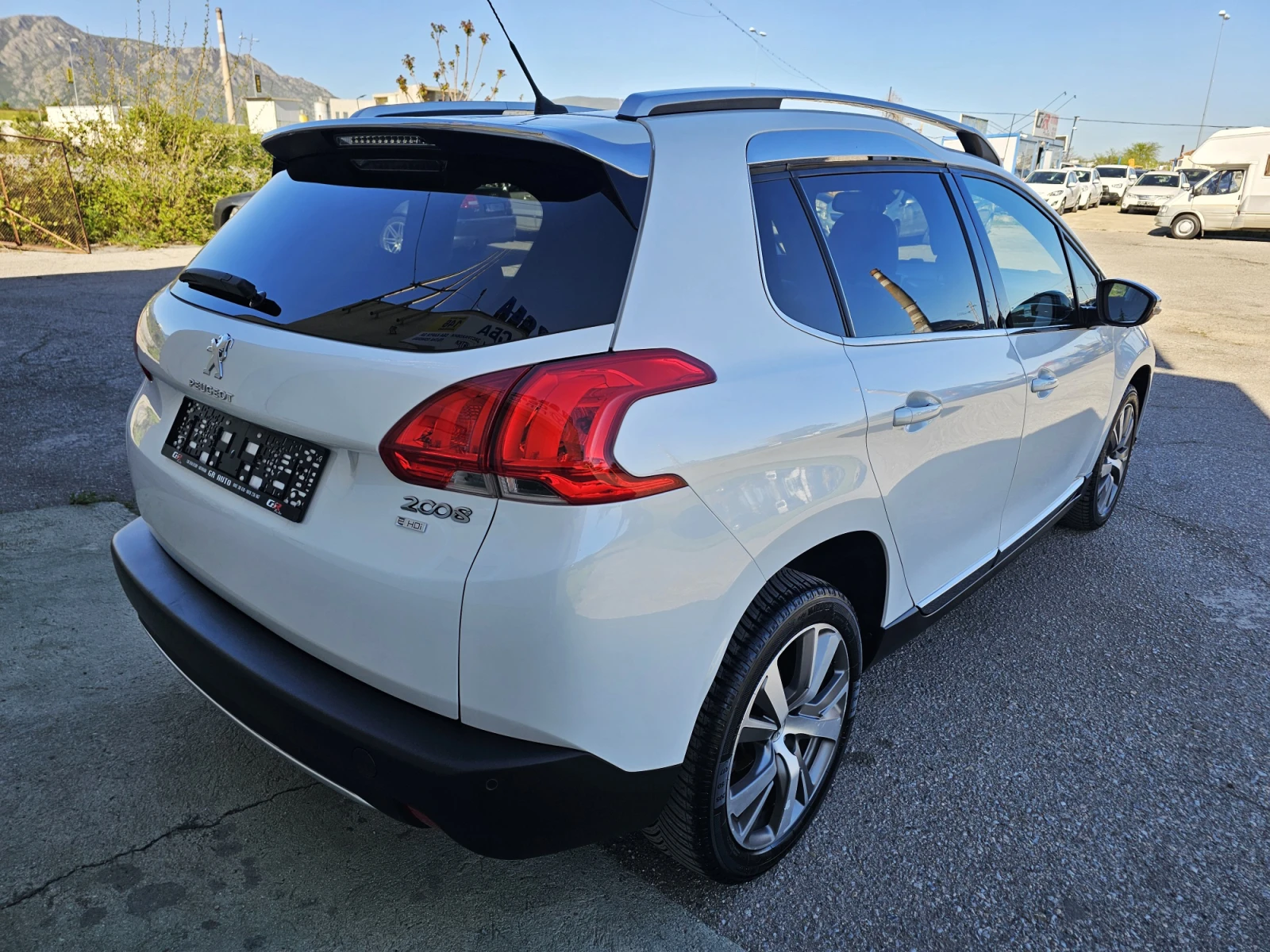 Peugeot 2008 1.6 e-HDI FELINE - изображение 7