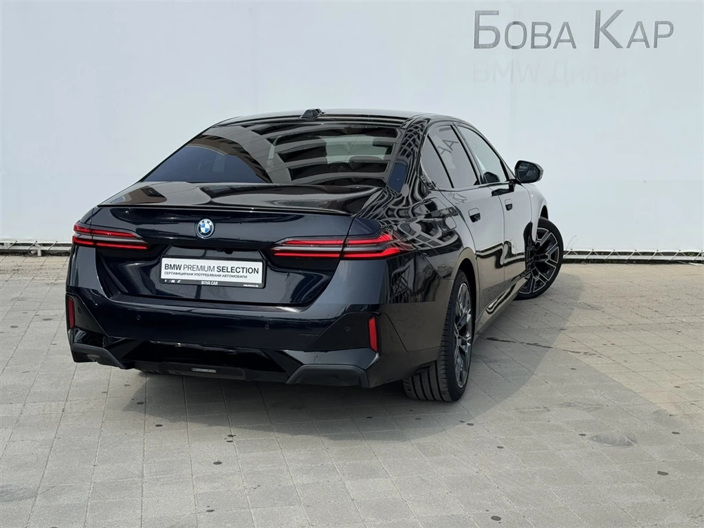 BMW 550 xDrive Sedan - изображение 2