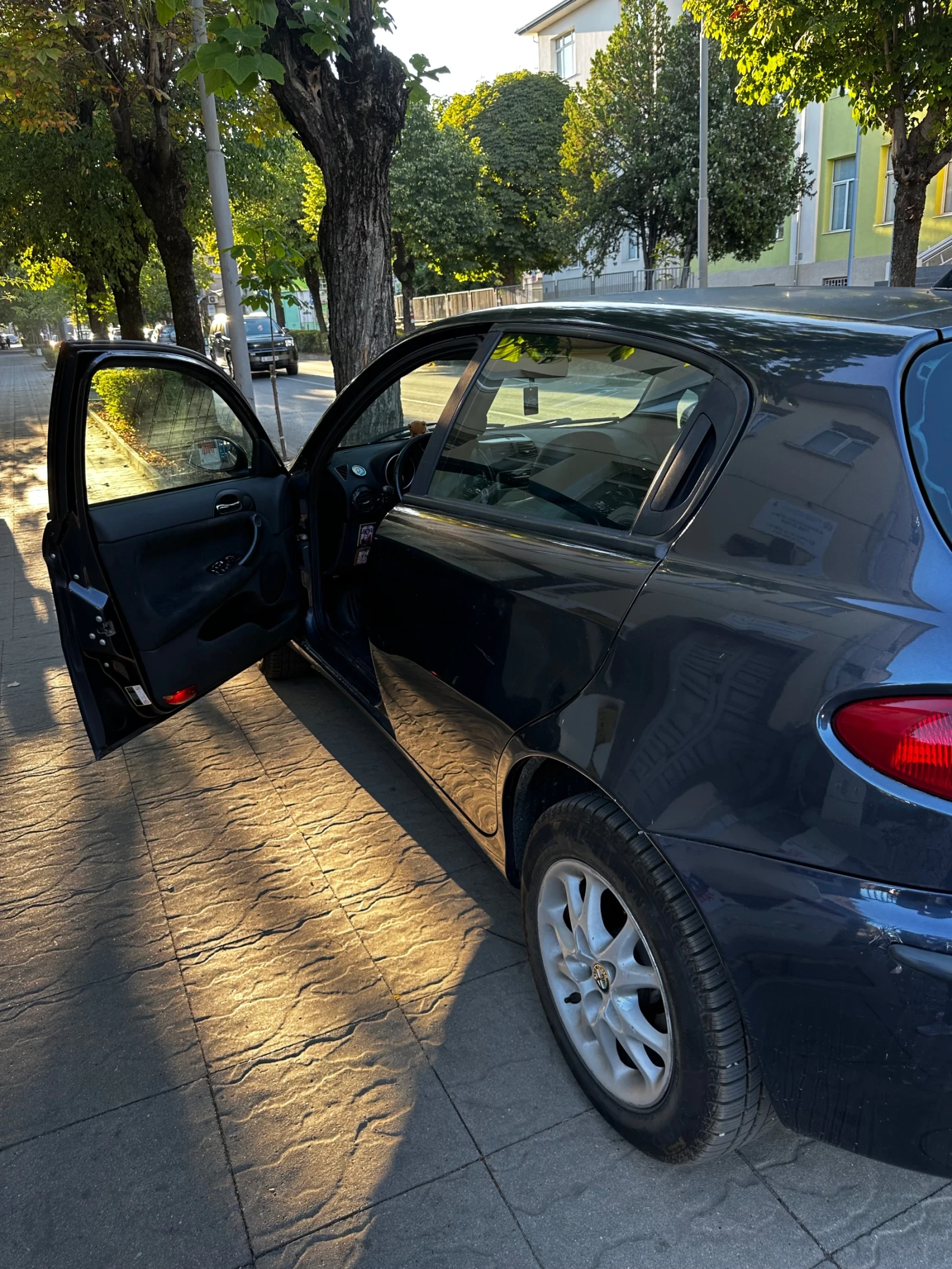 Alfa Romeo 147 1.9JTD - изображение 10