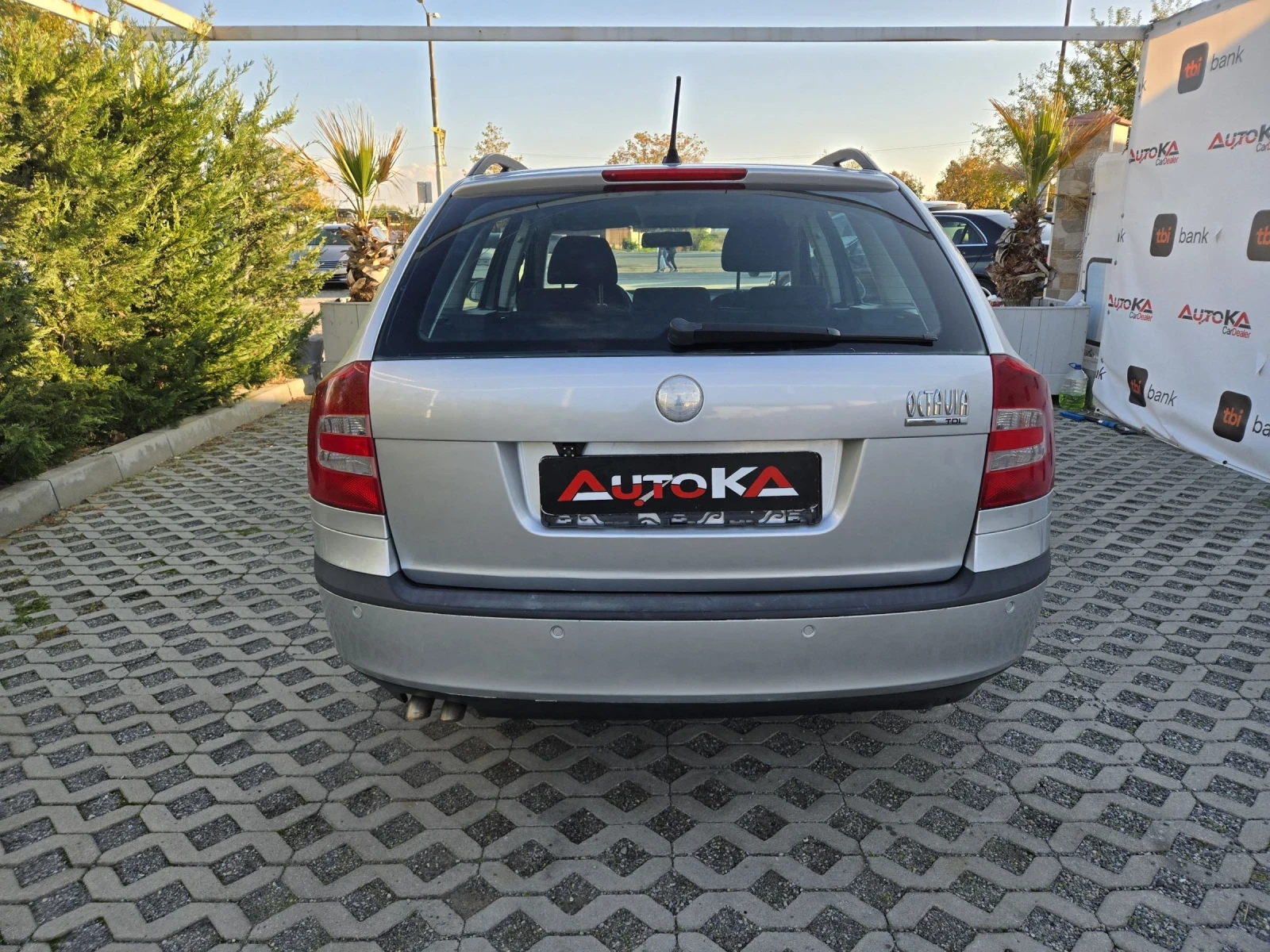 Skoda Octavia 1.9TDI-105кс= АВТОПИЛОТ= КАМЕРА= НАВИ= КЛИМАТРОНИК - изображение 4