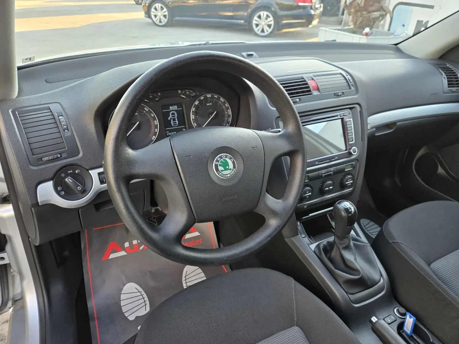 Skoda Octavia 1.9TDI-105кс= АВТОПИЛОТ= КАМЕРА= НАВИ= КЛИМАТРОНИК - изображение 8