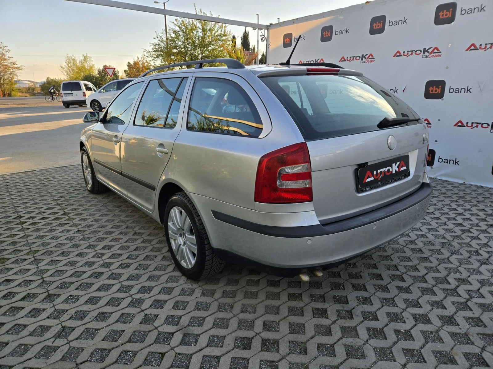 Skoda Octavia 1.9TDI-105кс= АВТОПИЛОТ= КАМЕРА= НАВИ= КЛИМАТРОНИК - изображение 5