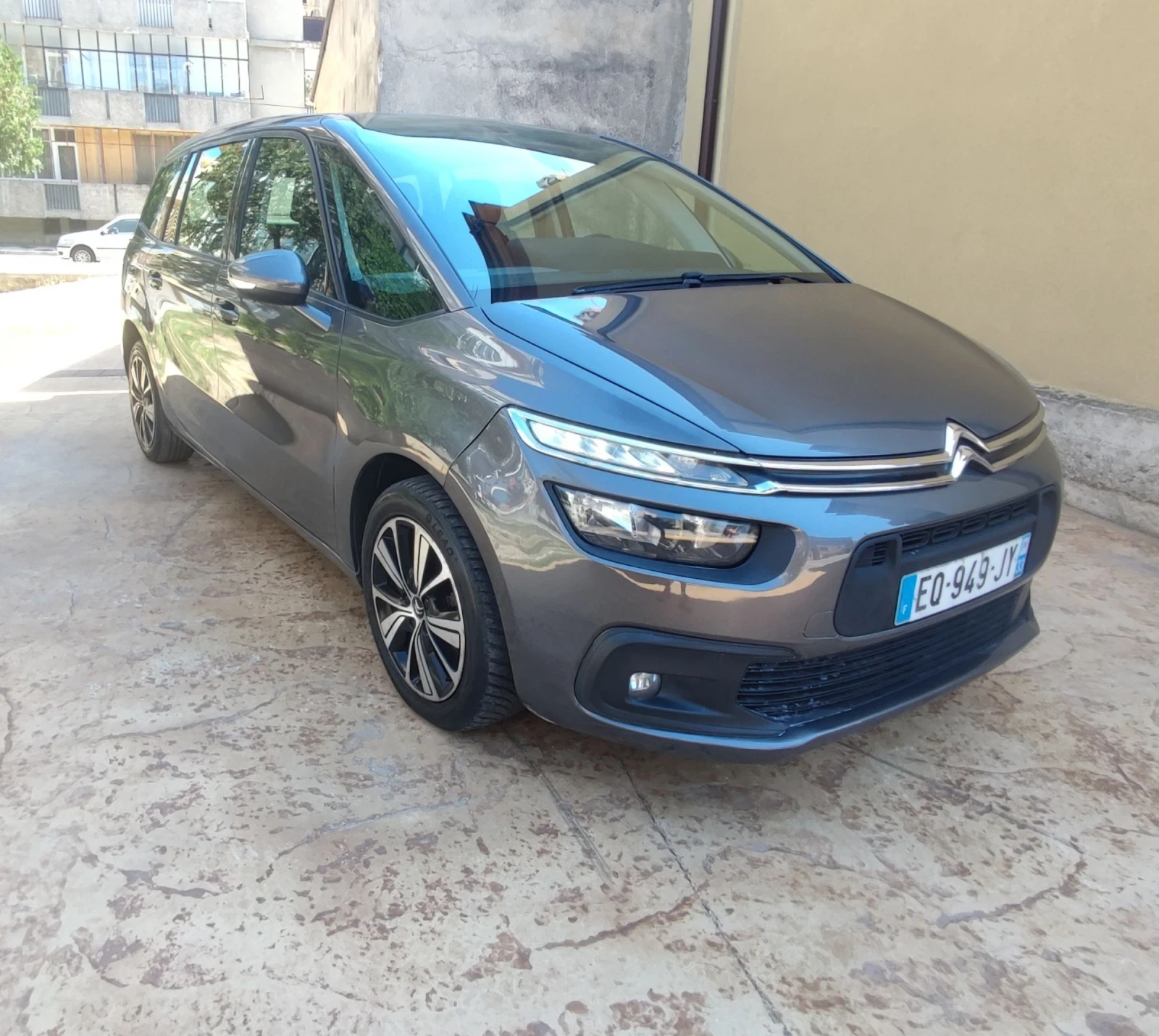 Citroen Grand C4 Picasso 1.6 Bluehdi AUTOMATIC  - изображение 4
