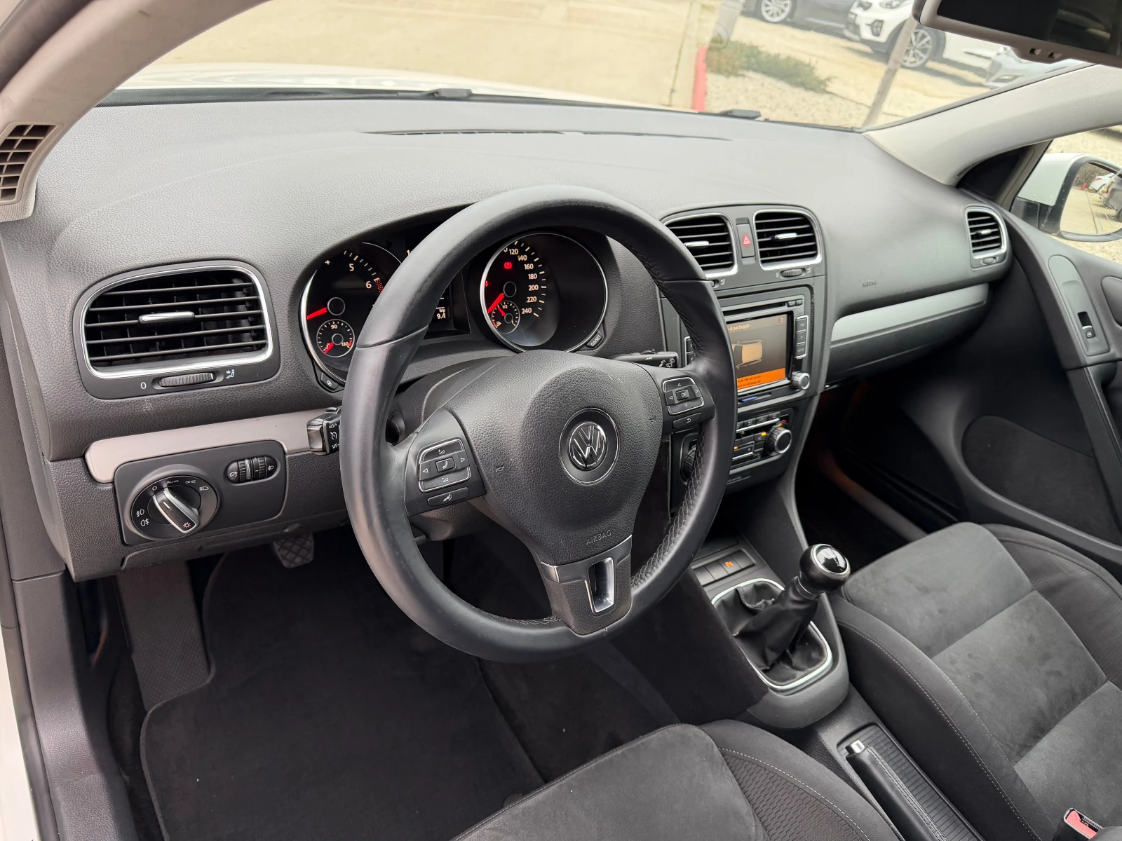 VW Golf 1.4i 122к.с 6сk. H-line NAVI  - изображение 7