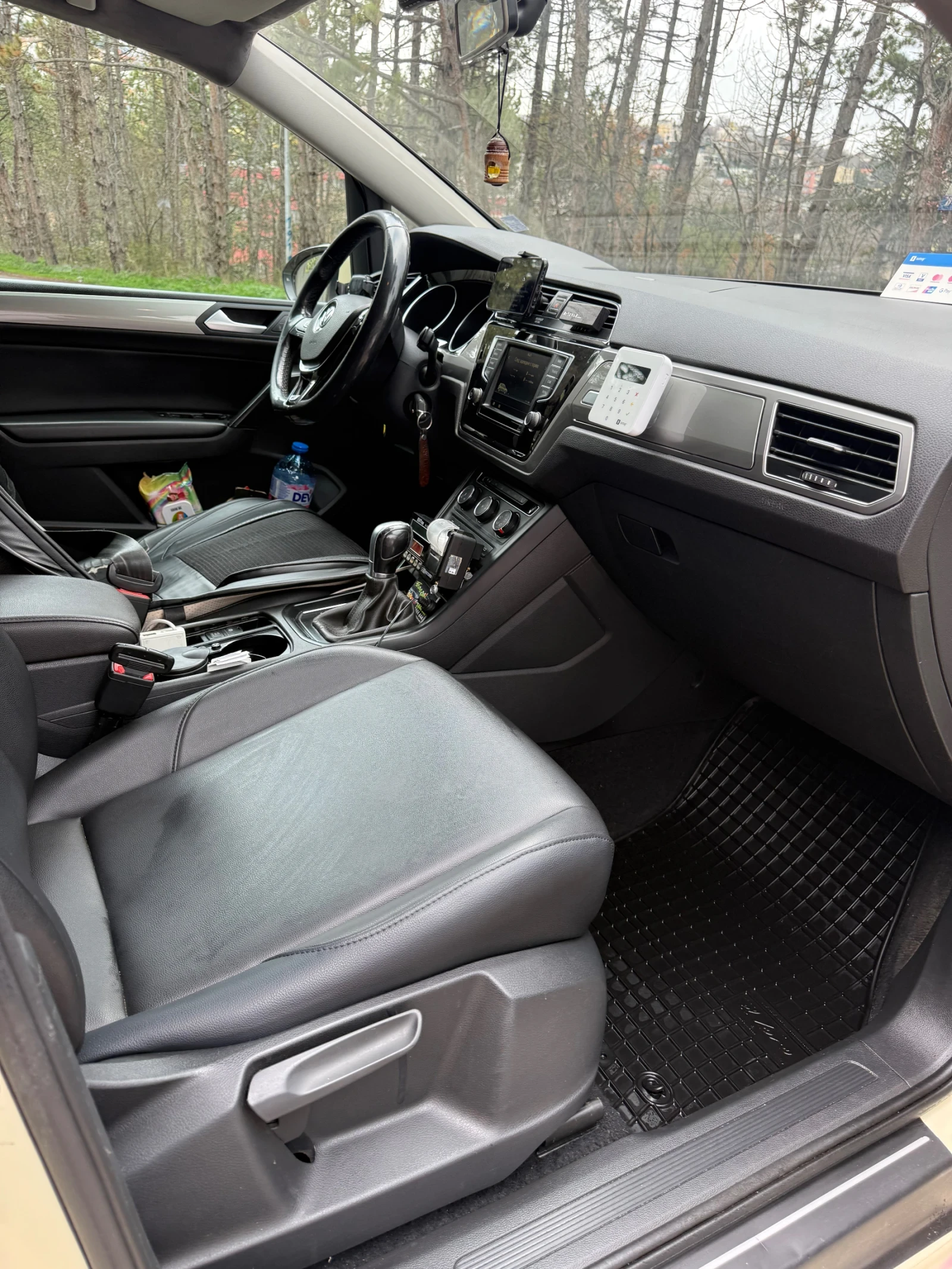 VW Touran 2.0 TDI, снимка 5 - Автомобили и джипове - 54033604