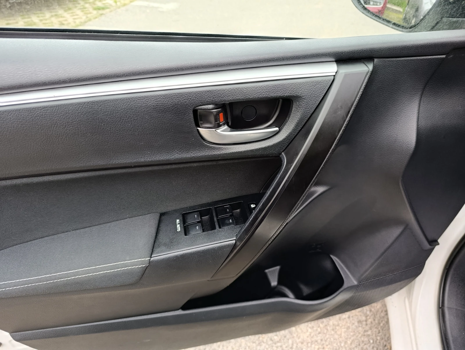 Toyota Corolla 1.6 132hp Закупен от БГ, снимка 13 - Автомобили и джипове - 54224236