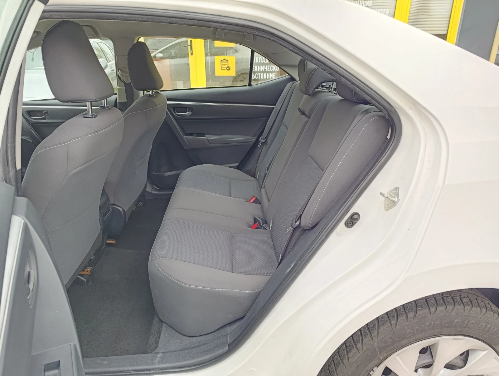 Toyota Corolla 1.6 132hp Закупен от БГ, снимка 6 - Автомобили и джипове - 54224236