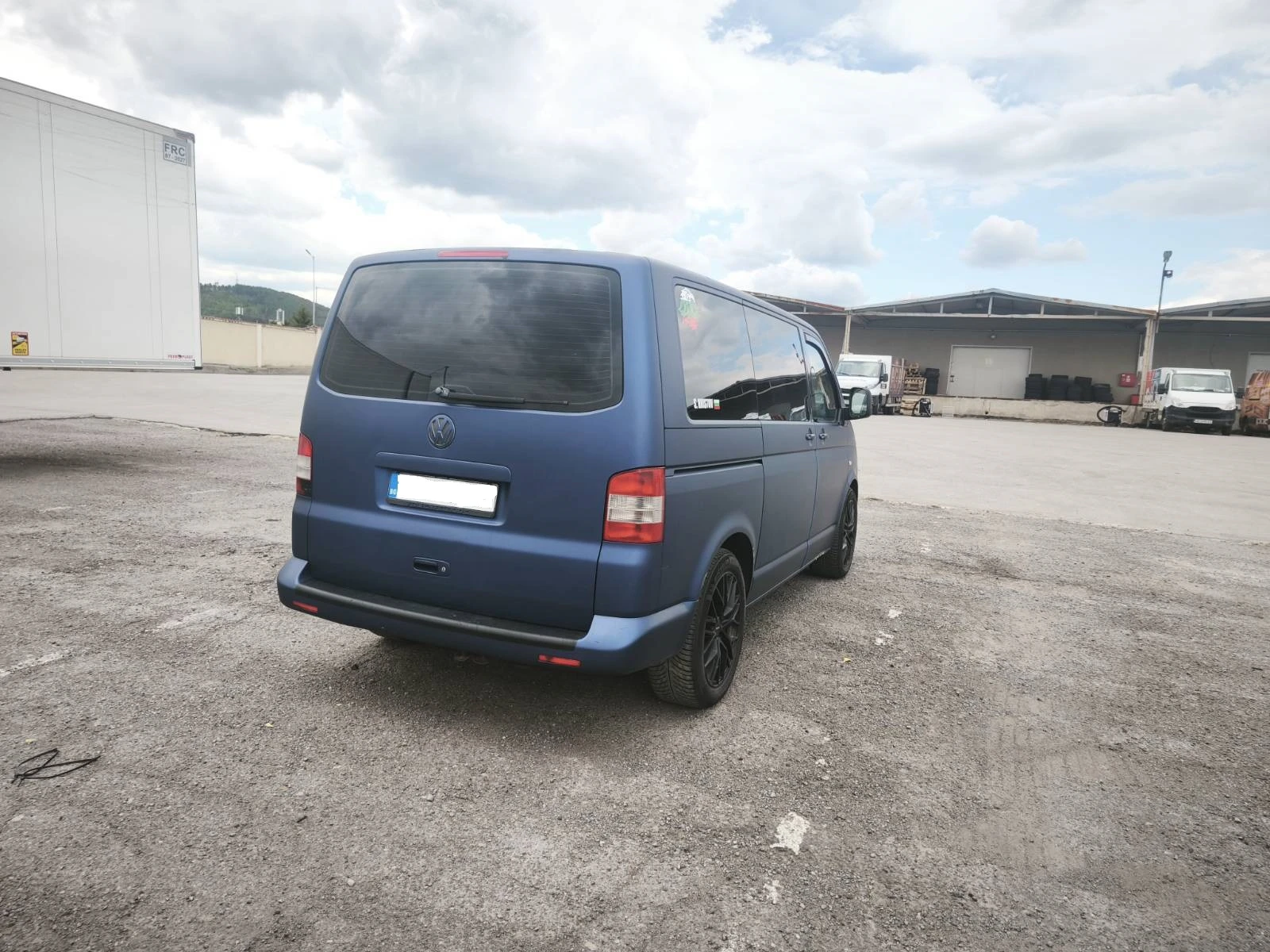 VW Multivan 2.5TDI / 130к.с., снимка 5 - Автомобили и джипове - 54564375