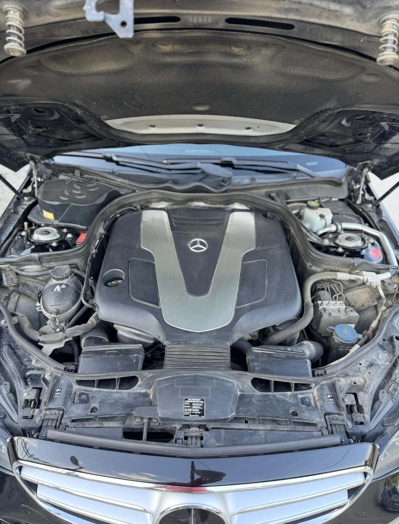 Mercedes-Benz E 350 4 MATIC, снимка 12 - Автомобили и джипове - 54634729