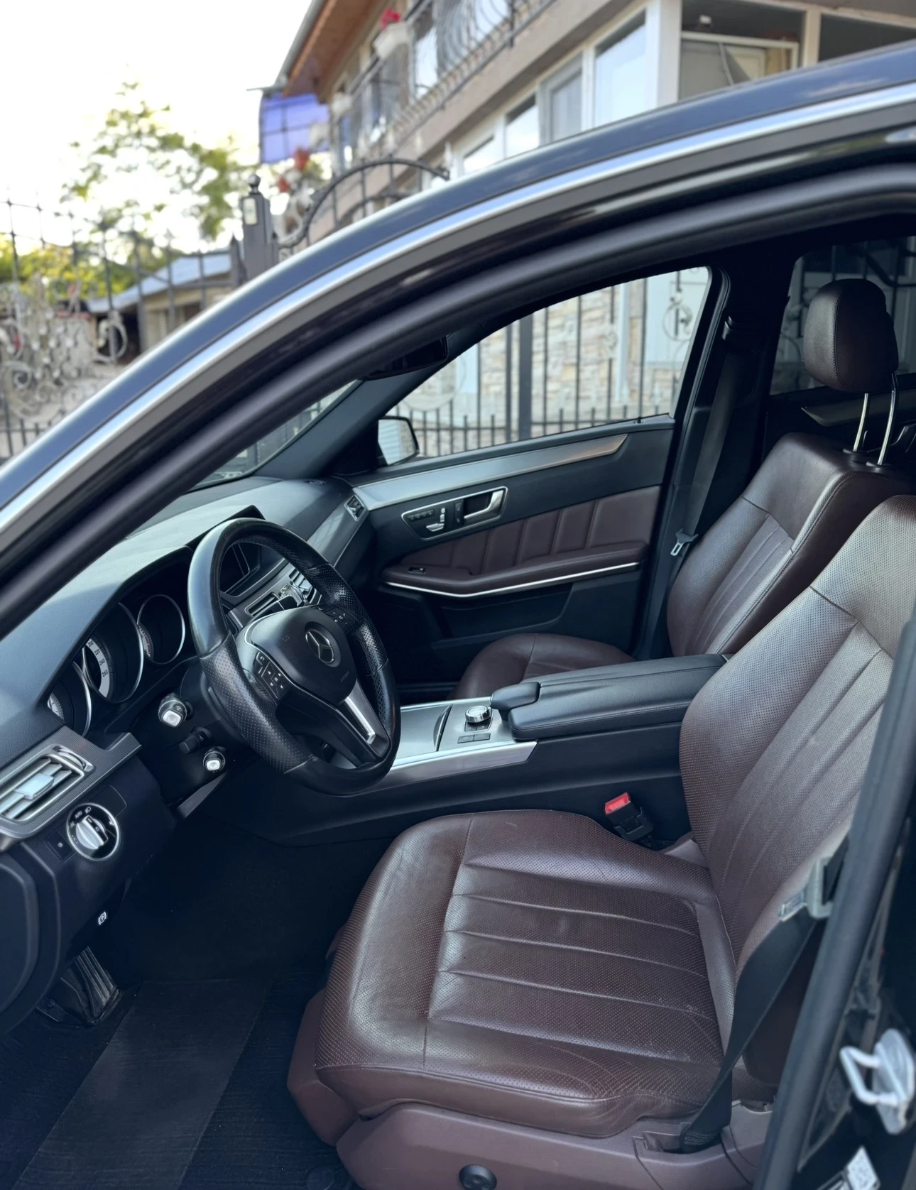 Mercedes-Benz E 350 4 MATIC, снимка 7 - Автомобили и джипове - 54634729