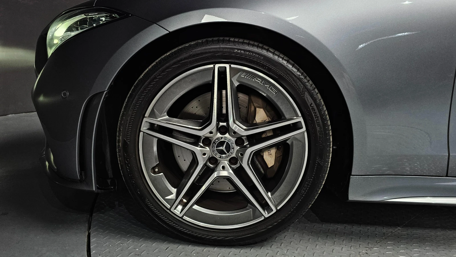 Mercedes-Benz CLS 300 d AMG PACK* BURMESTER* HEAD-UP* DIGITAL* AMBIENT* , снимка 5 - Автомобили и джипове - 54904202