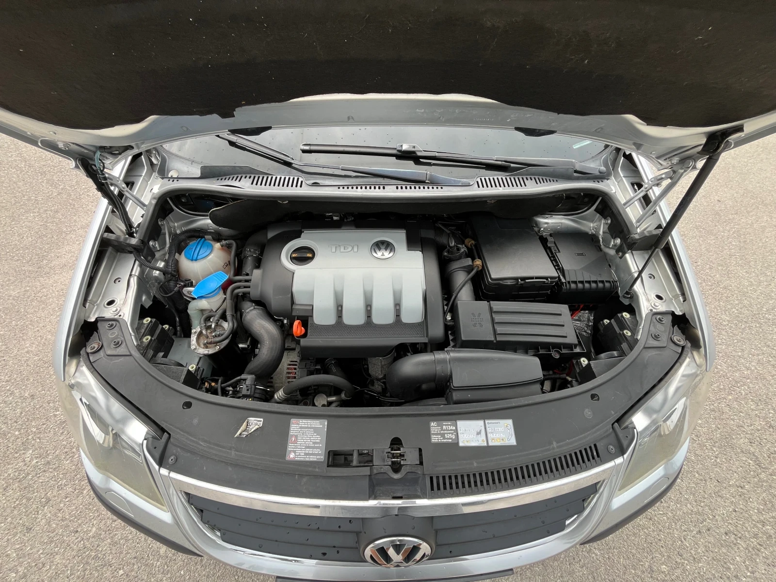 VW Touran CROSS 1.9TDI, снимка 15 - Автомобили и джипове - 55471484