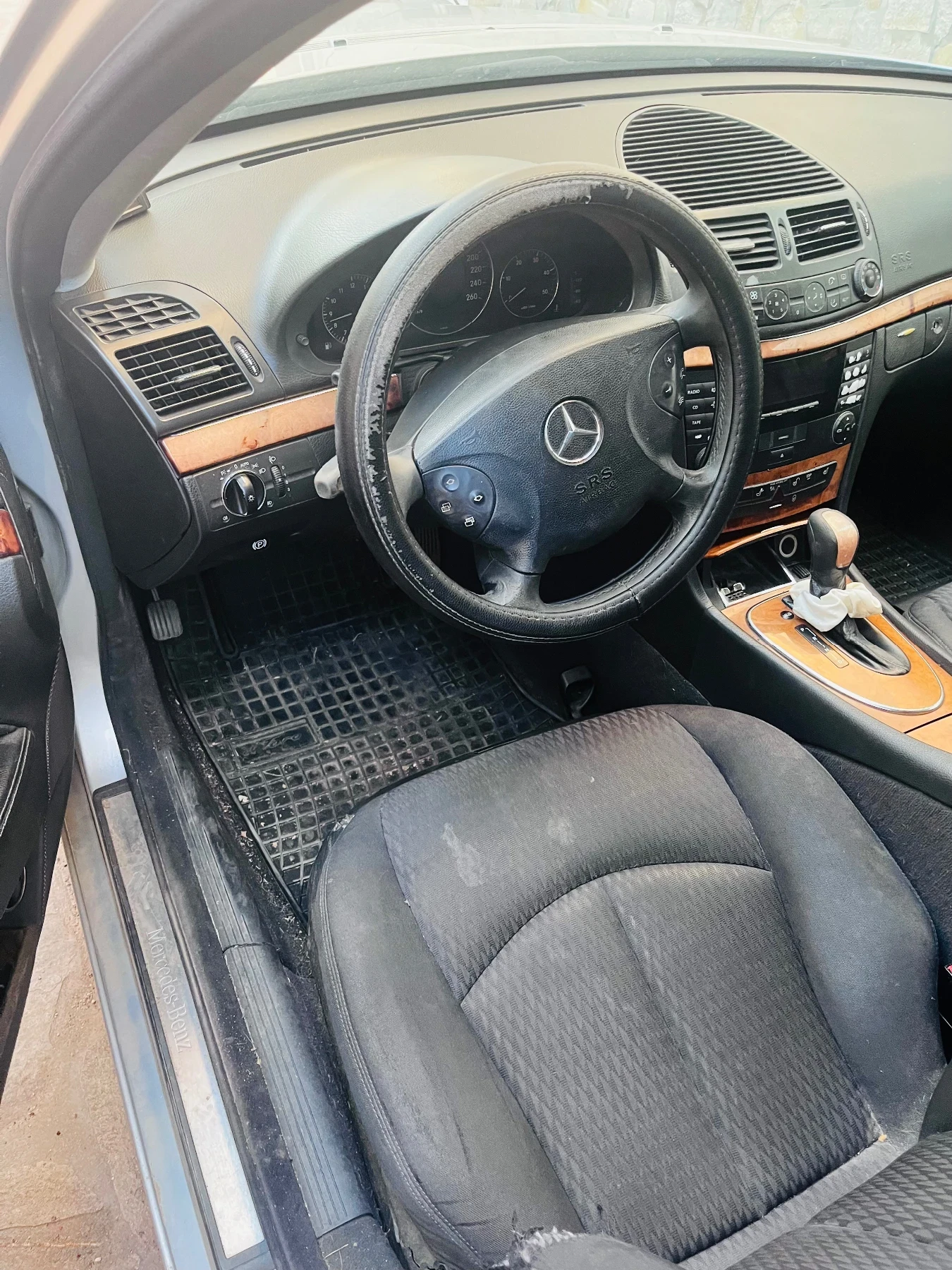 Mercedes-Benz E 270, снимка 5 - Автомобили и джипове - 56076183