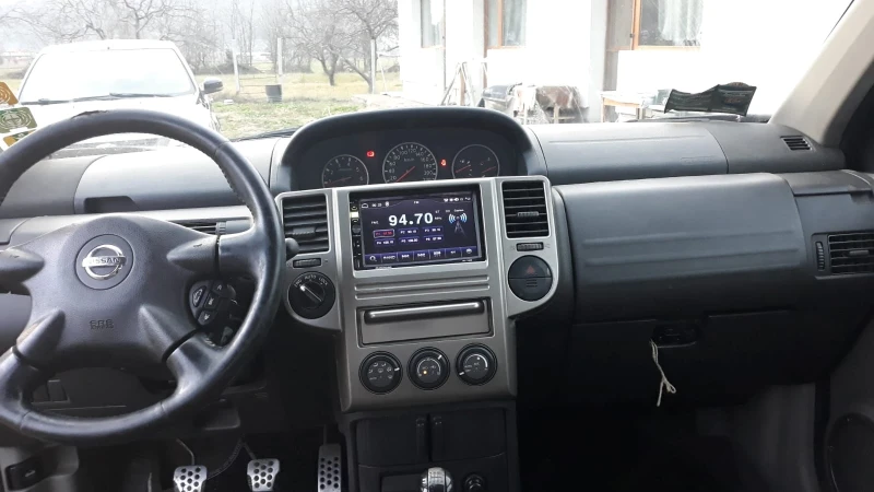 Nissan X-trail 2.2, снимка 8 - Автомобили и джипове - 48303492