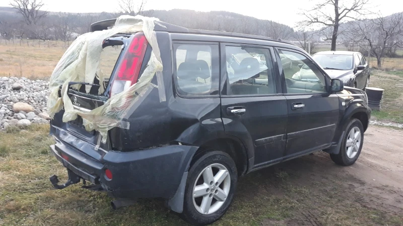 Nissan X-trail 2.2, снимка 3 - Автомобили и джипове - 48303492