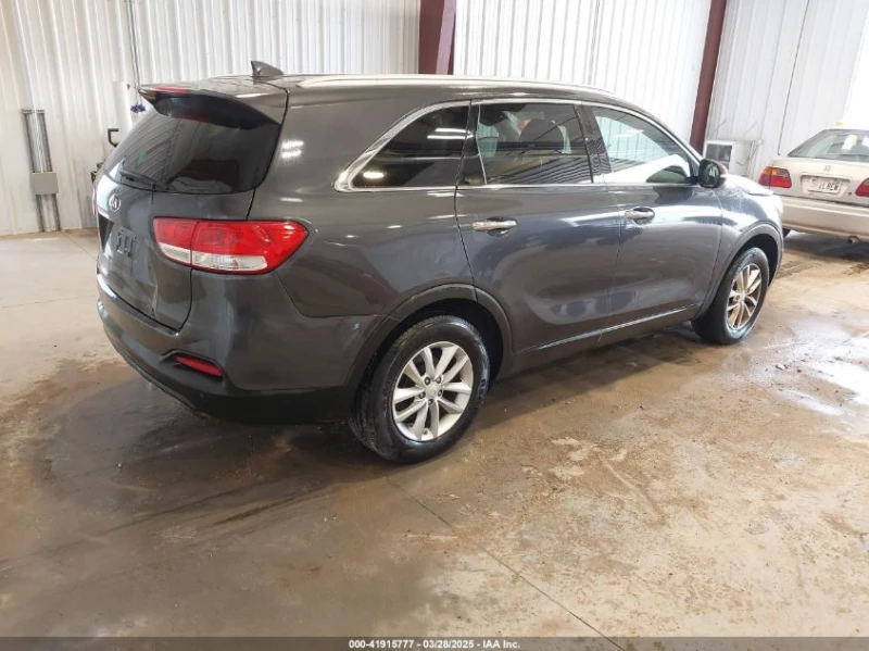 Kia Sorento 2.4L I-4 DI, DOHC, VVT, 185HP Front Wheel Drive, снимка 10 - Автомобили и джипове - 53135388