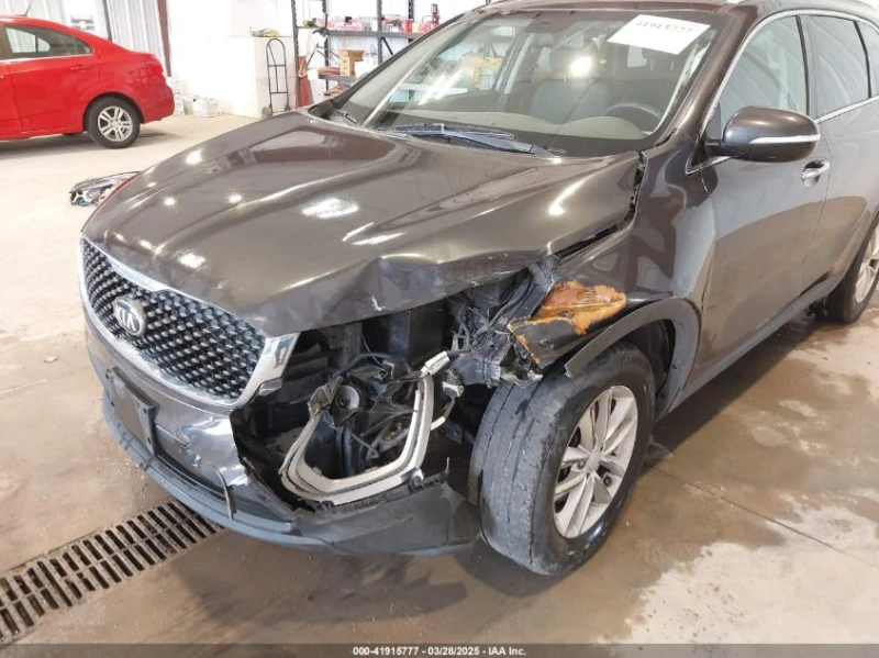 Kia Sorento 2.4L I-4 DI, DOHC, VVT, 185HP Front Wheel Drive, снимка 12 - Автомобили и джипове - 53135388