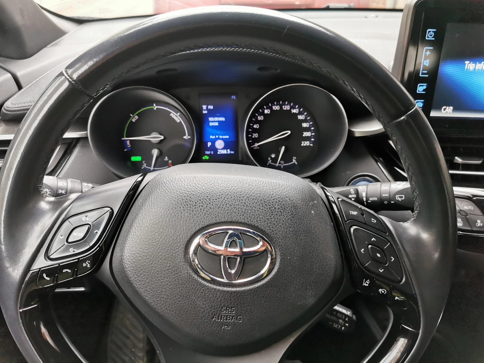 Toyota C-HR 1, 8 hibrid - изображение 8