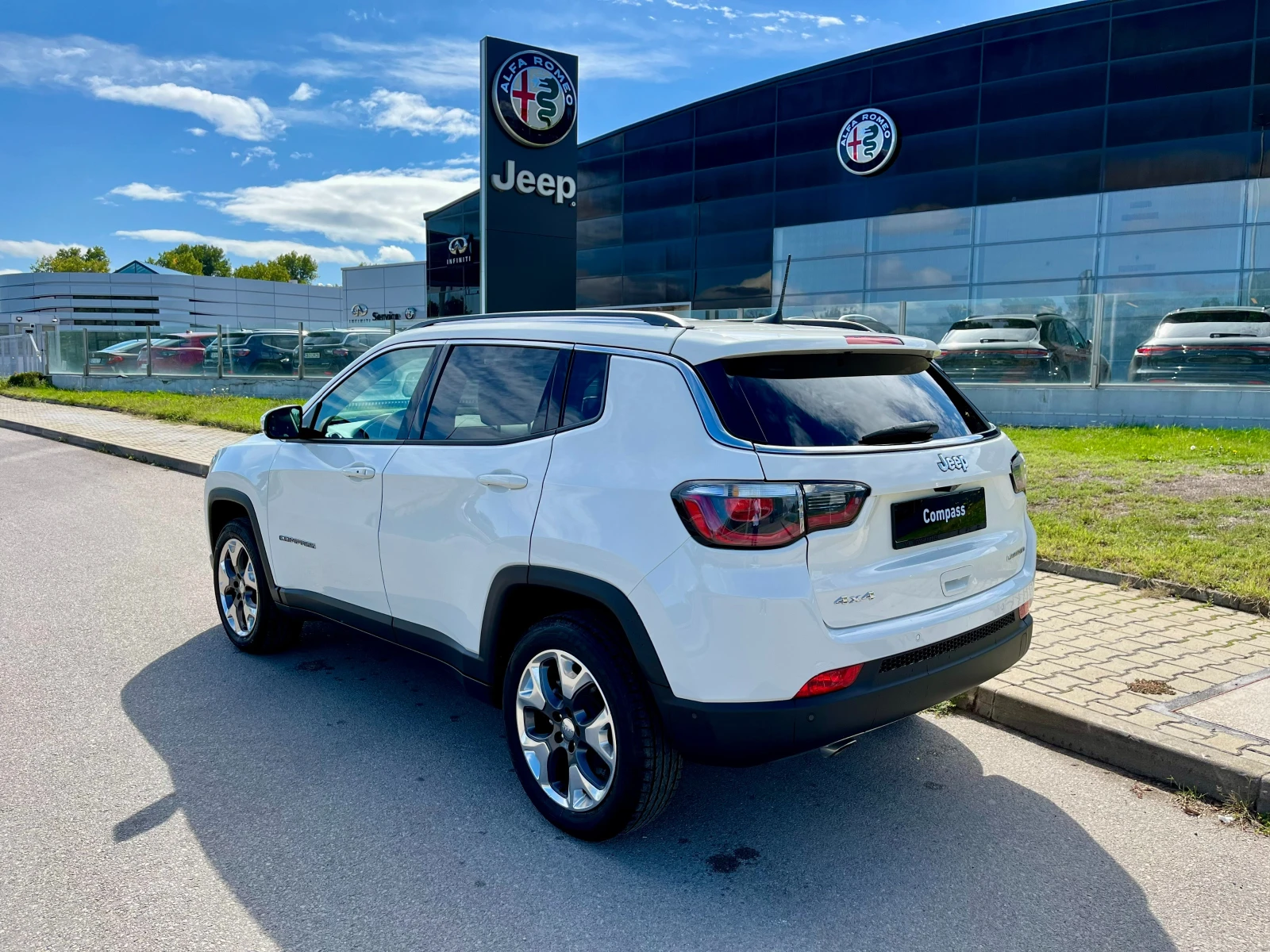 Jeep Compass 2.0d LIMITED 4x4 - изображение 6