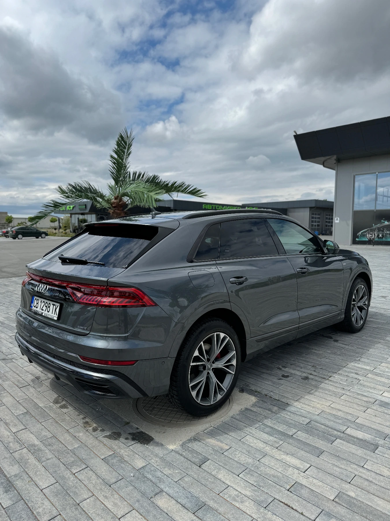 Audi Q8 50 TDI S-Line - изображение 4
