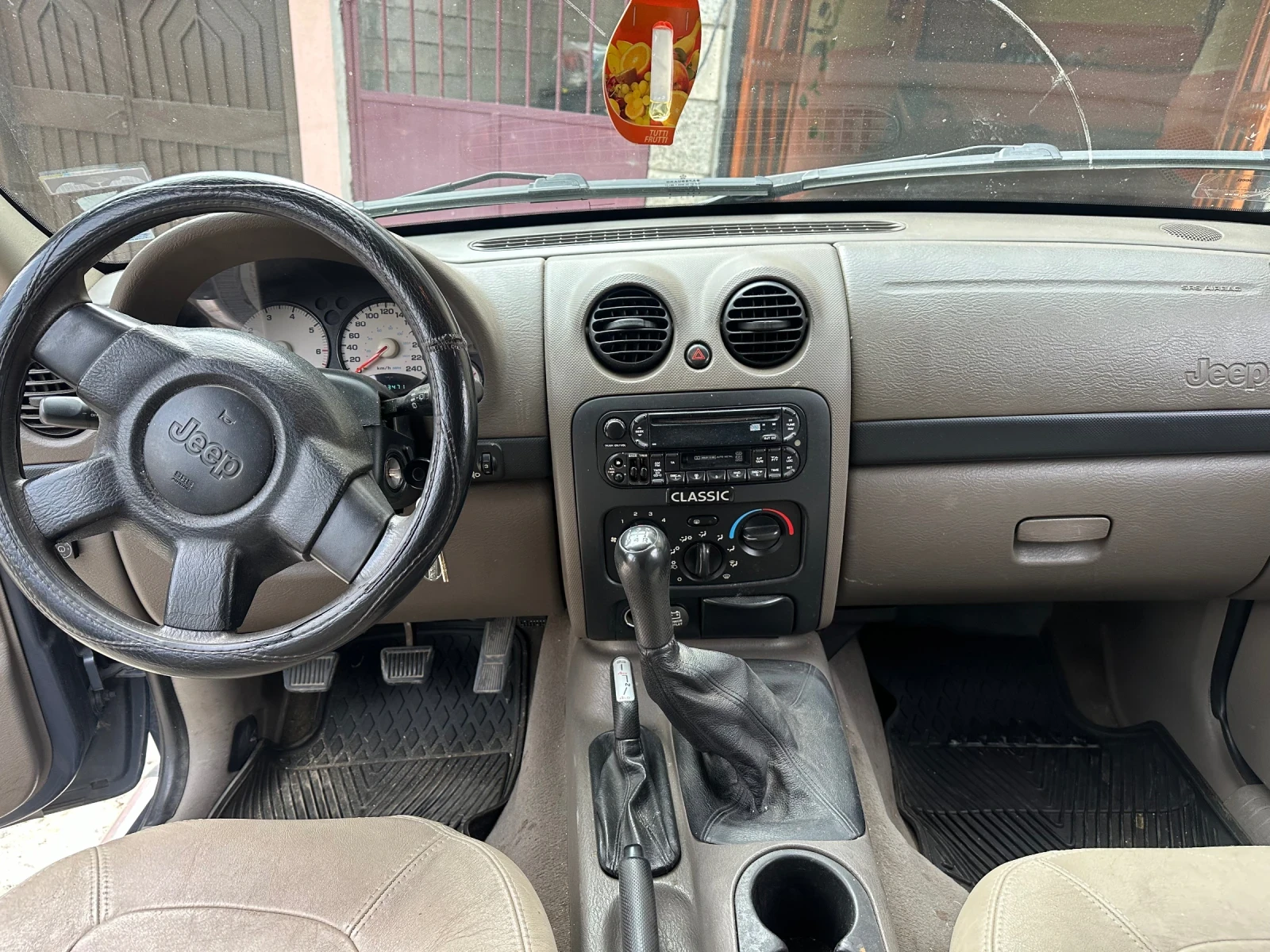 Jeep Cherokee  - изображение 4