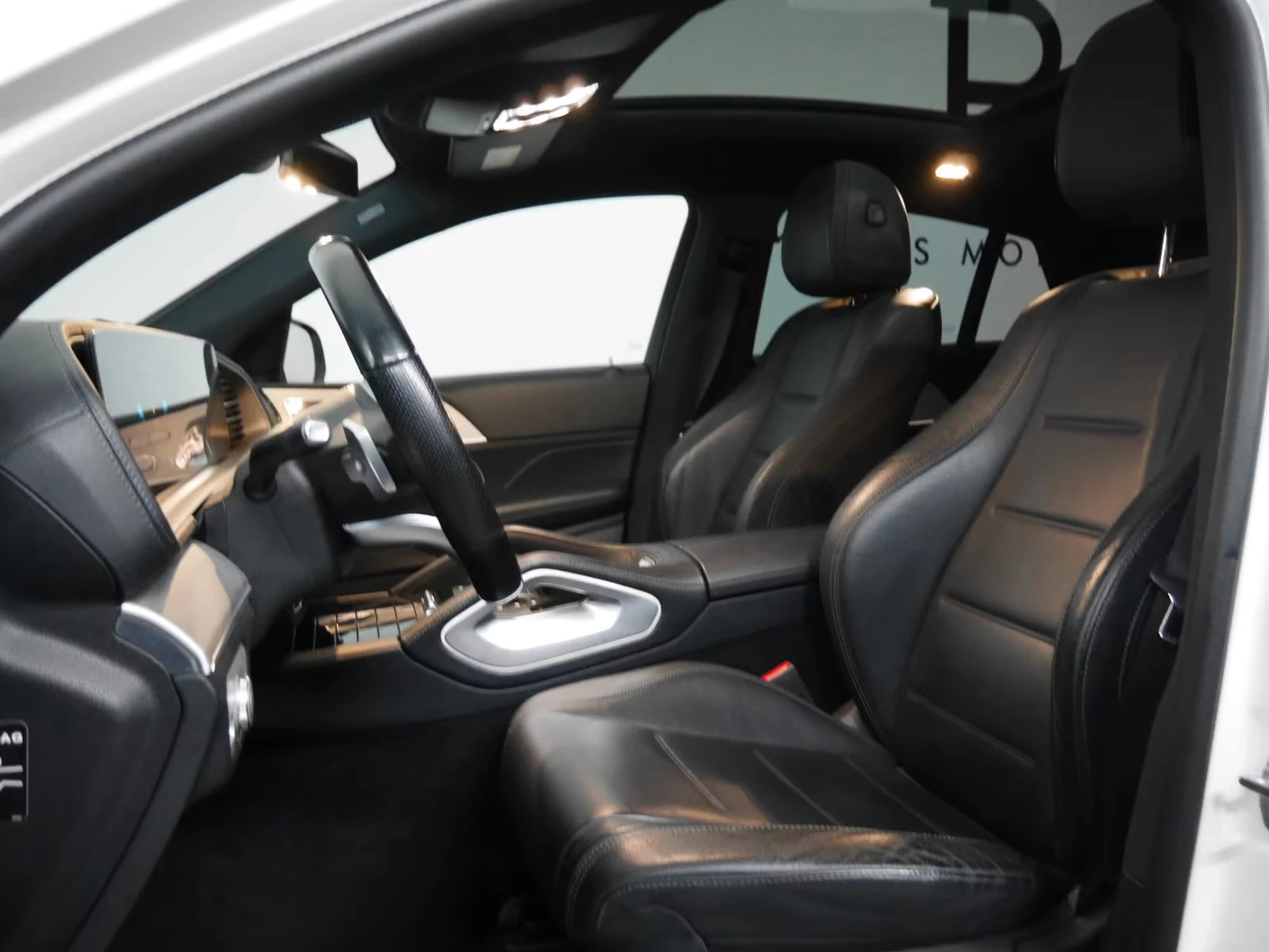 Mercedes-Benz GLE 400 d/COUPE/330HP/4MATIC/AMG/PANO/360/AHK/957g, снимка 7 - Автомобили и джипове - 53912807