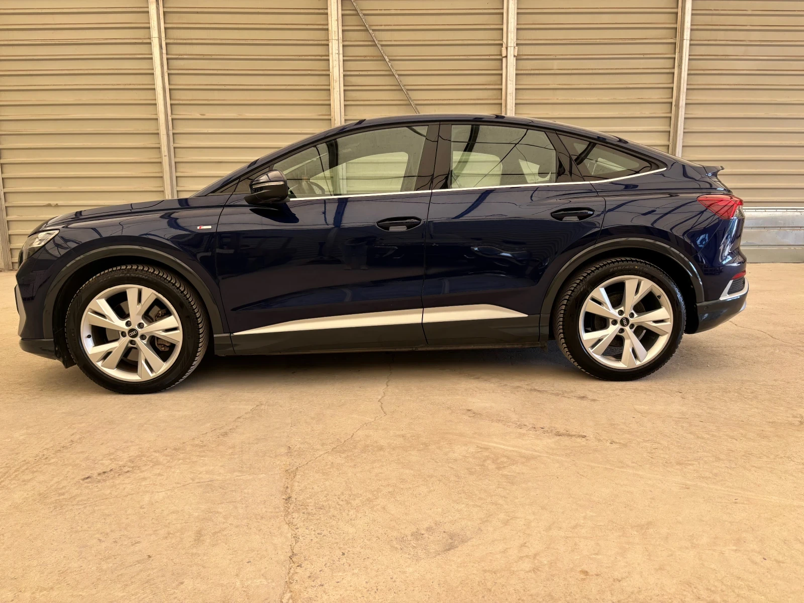 Audi Q4 E-tron 40, S-line, Sportback, Coupe, Pano, снимка 2 - Автомобили и джипове - 54428728