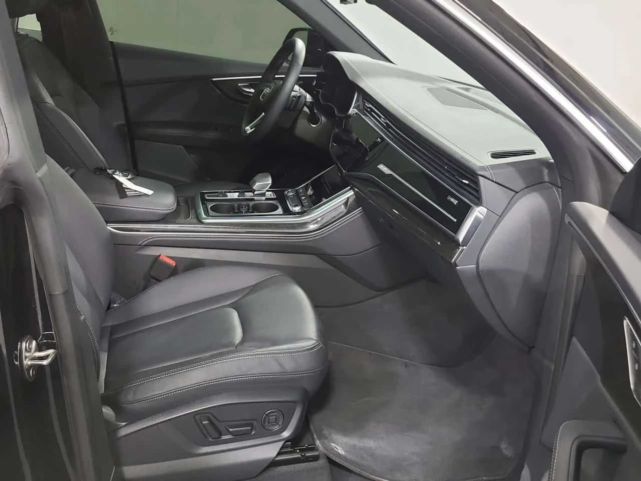Audi Q8 | Progressiv | DISTRONIC | 360 | ПОДГРЕВ | , снимка 15 - Автомобили и джипове - 54459799