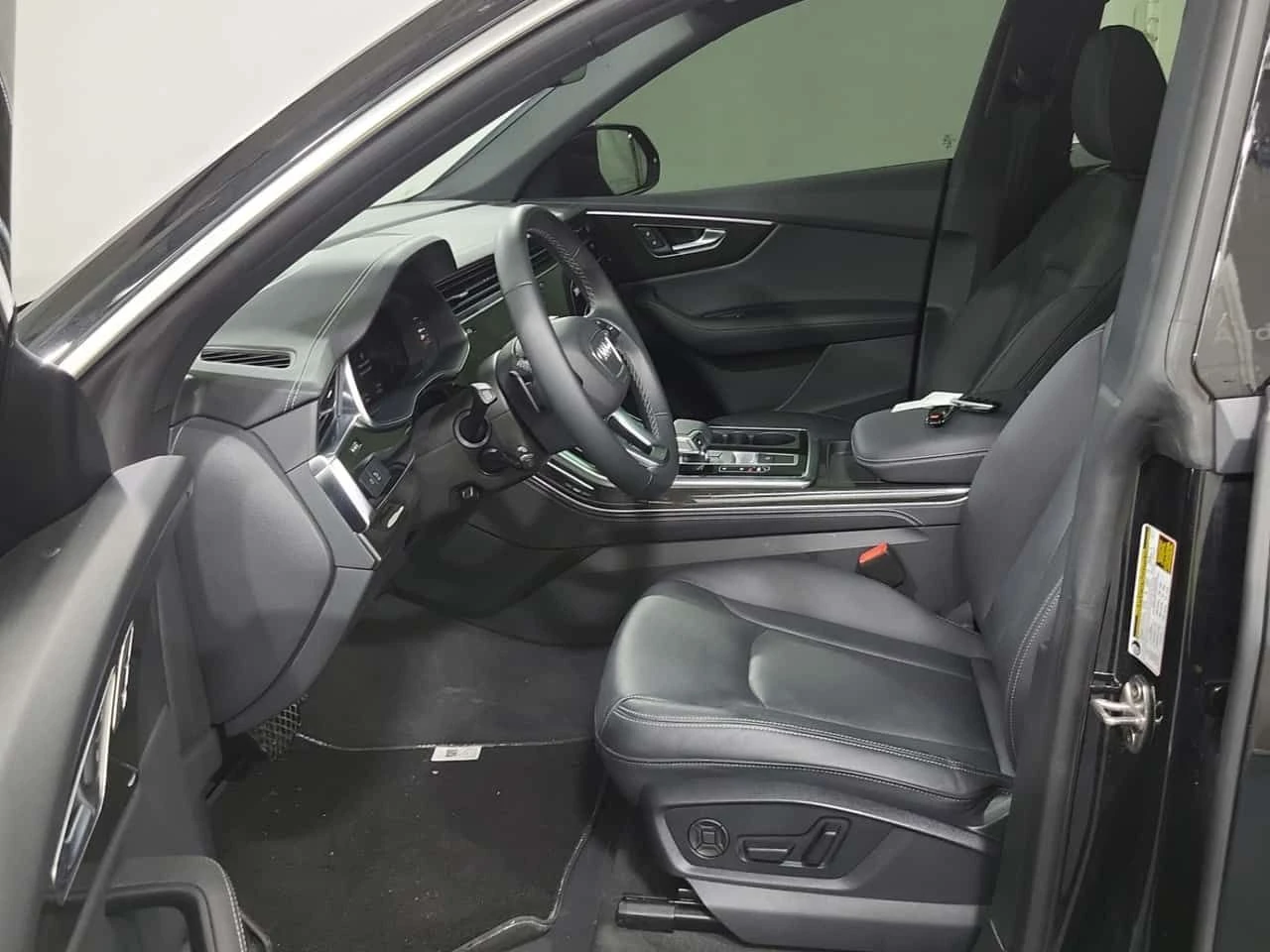 Audi Q8 | Progressiv | DISTRONIC | 360 | ПОДГРЕВ | , снимка 2 - Автомобили и джипове - 54459799