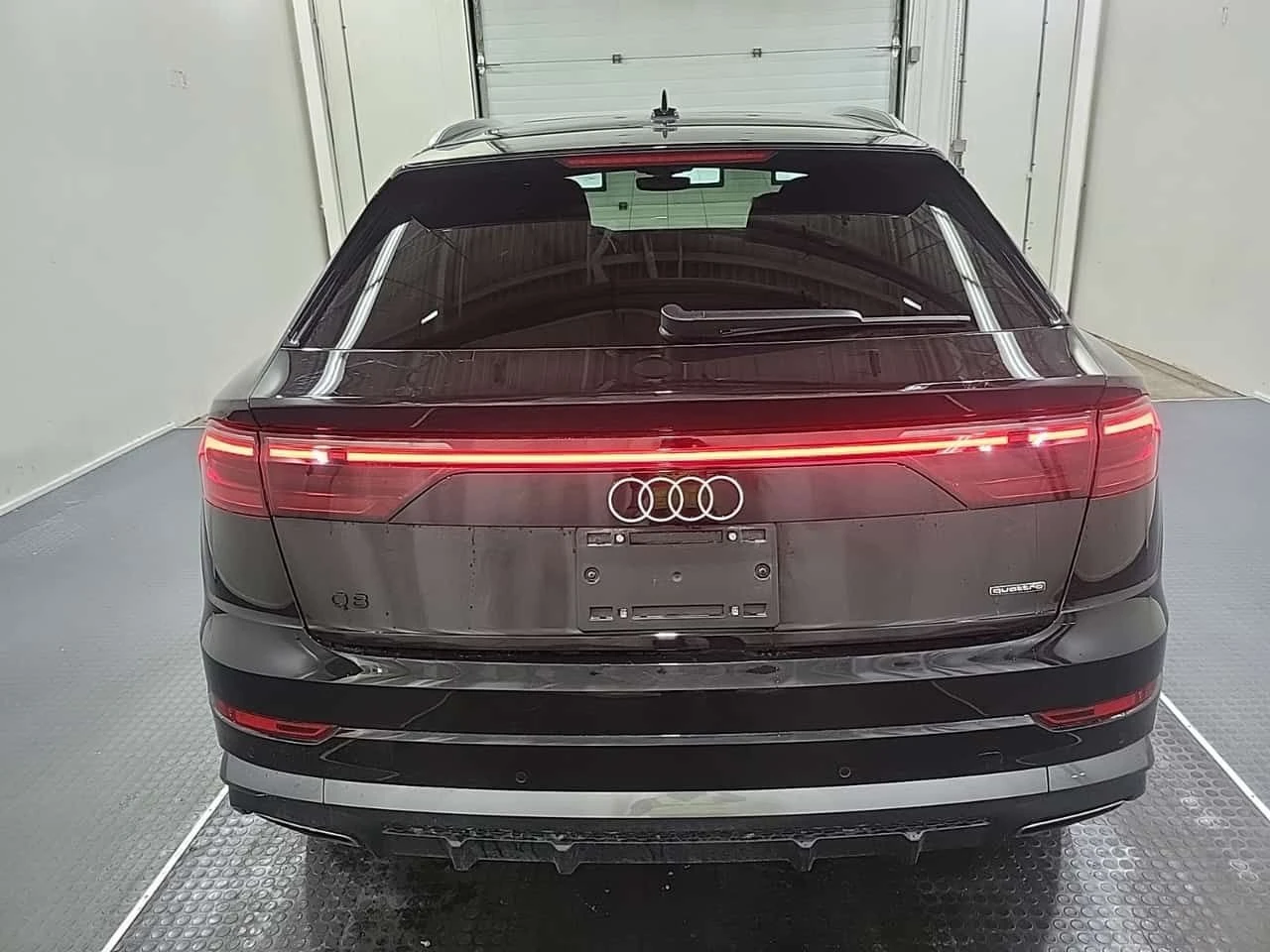 Audi Q8 | Progressiv | DISTRONIC | 360 | ПОДГРЕВ | , снимка 4 - Автомобили и джипове - 54459799