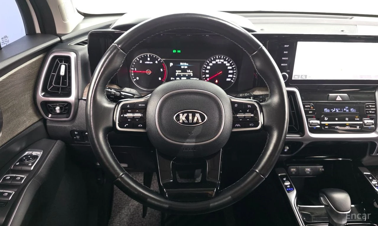 Kia Sorento 2.2D Prestige 4x4* ПОДГРЕВ* ОБДУХВАНЕ* КАМЕРА* , снимка 8 - Автомобили и джипове - 55050700
