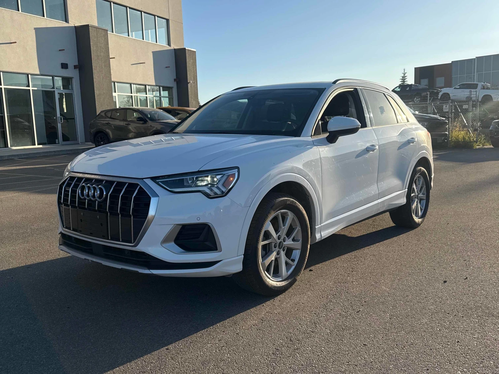 Audi Q3 * АВТОКРЕДИТ * ГЛАВНО ПРЕДСТАВИТЕЛСТВО