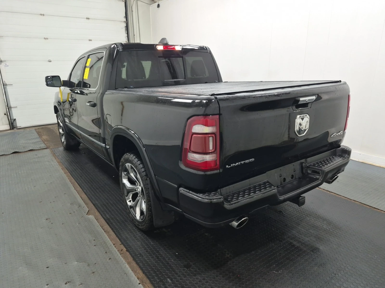Dodge RAM 1500 * 5.7L V8 * LIMITED CREW CAB SHORT BED * CARFAX * , снимка 5 - Автомобили и джипове - 56159624