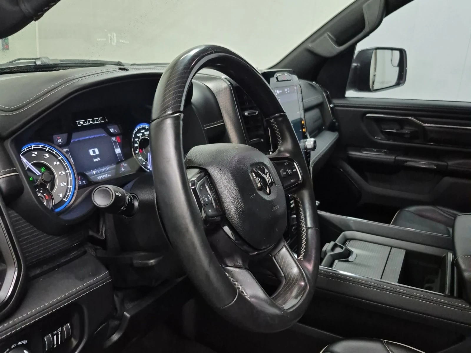 Dodge RAM 1500 * 5.7L V8 * LIMITED CREW CAB SHORT BED * CARFAX * , снимка 6 - Автомобили и джипове - 56159624