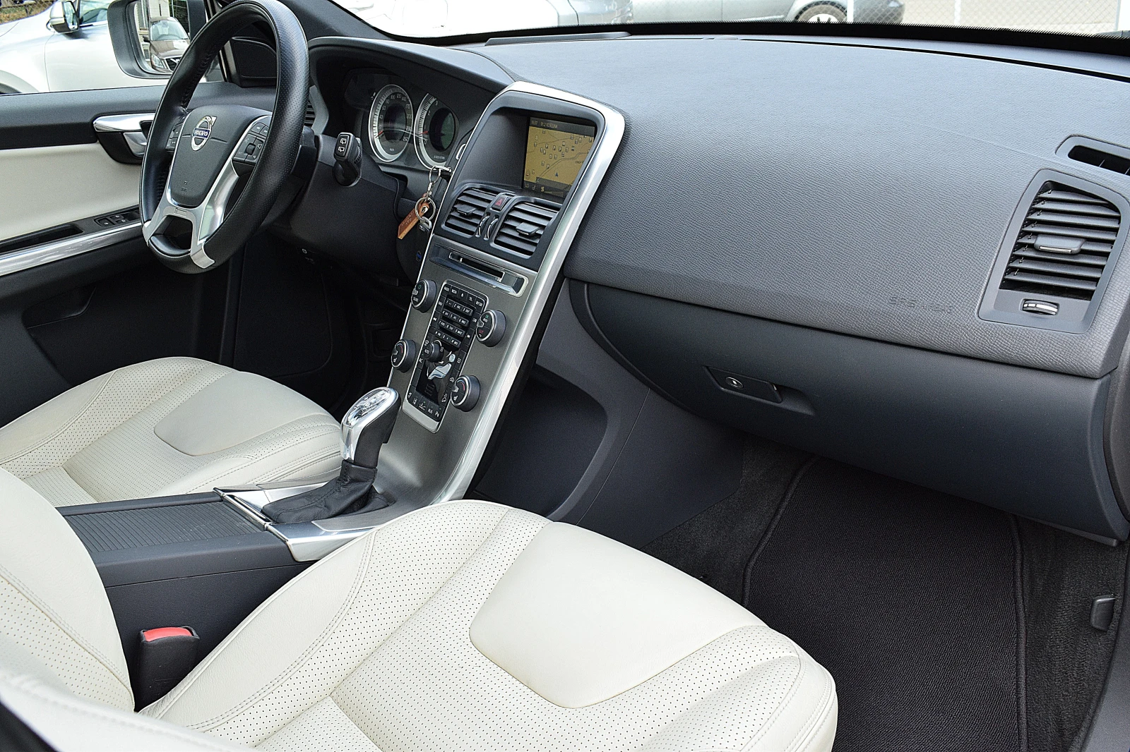 Volvo XC60 3.0ШВЕЙЦАРИЯ-3.0/T6/LUX/4x4/POLESTAR, снимка 14 - Автомобили и джипове - 56219048