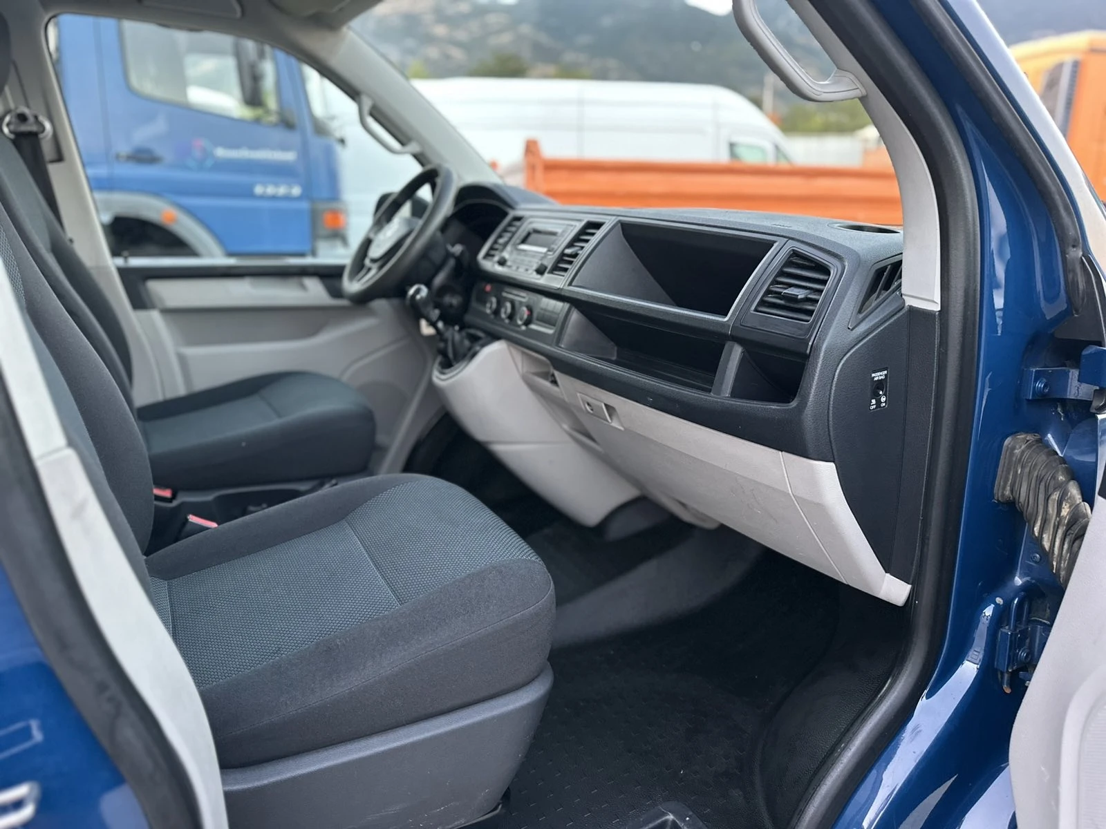 VW Transporter T6!LONG!FULL!EURO6!ТОП!, снимка 13 - Бусове и автобуси - 55743579