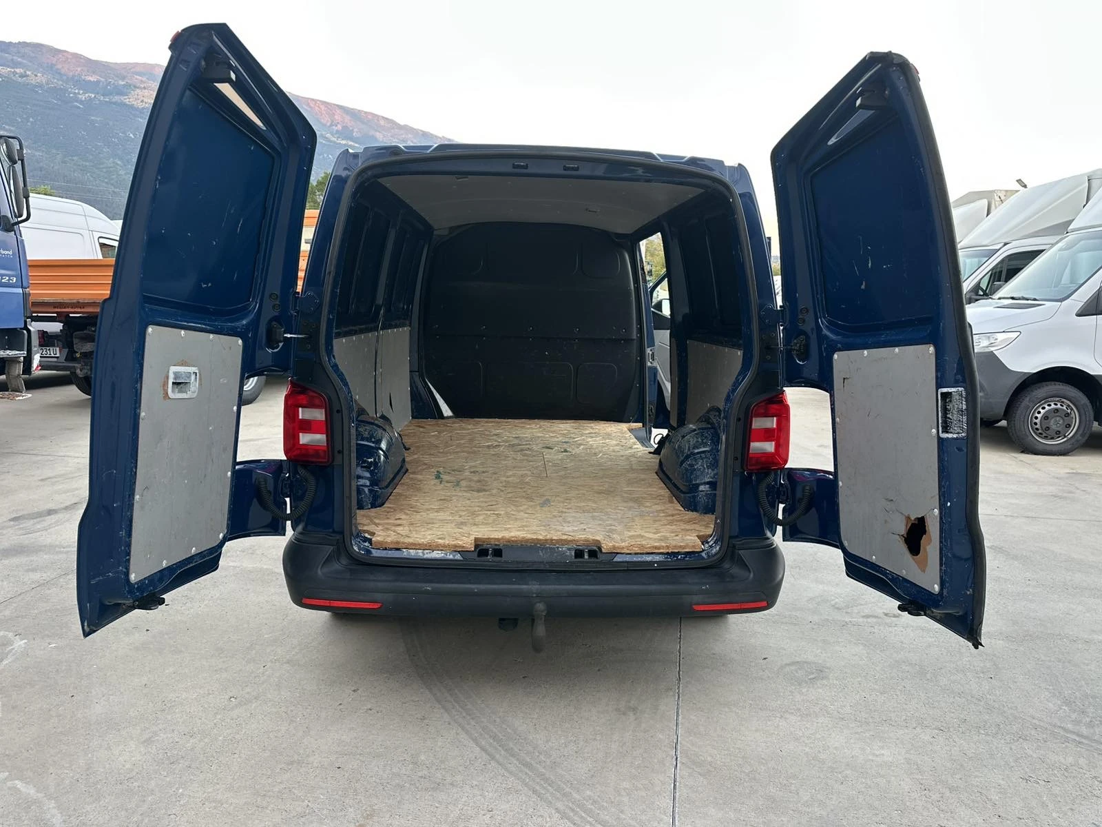 VW Transporter T6!LONG!FULL!EURO6!ТОП!, снимка 7 - Бусове и автобуси - 55743579