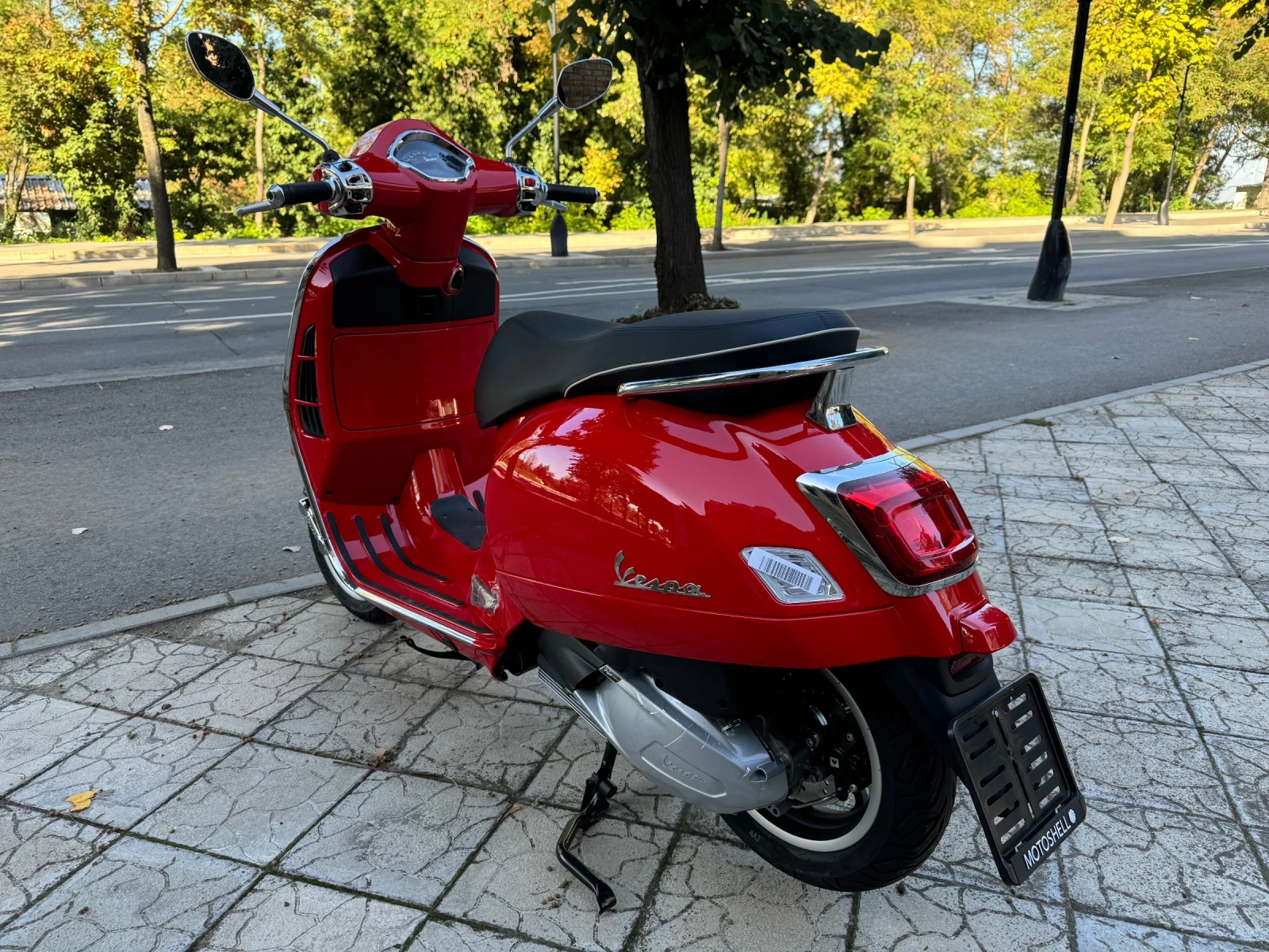 Vespa GTS 300 Super Rosso - изображение 5