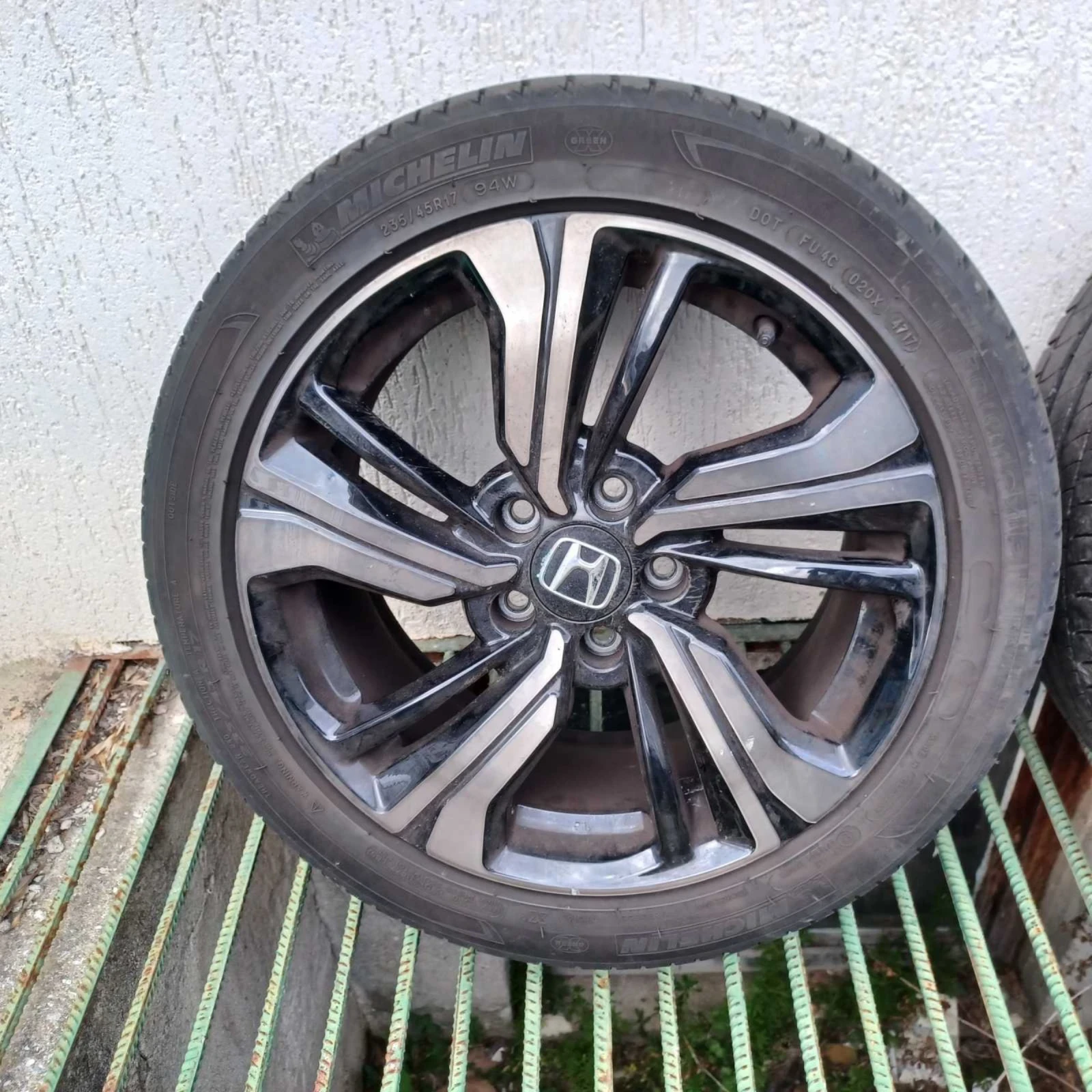 ���� � ������ 235/45R17 | Mobile.bg � ����������� 5