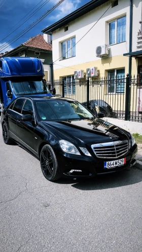 ������ Mercedes-Benz E 350