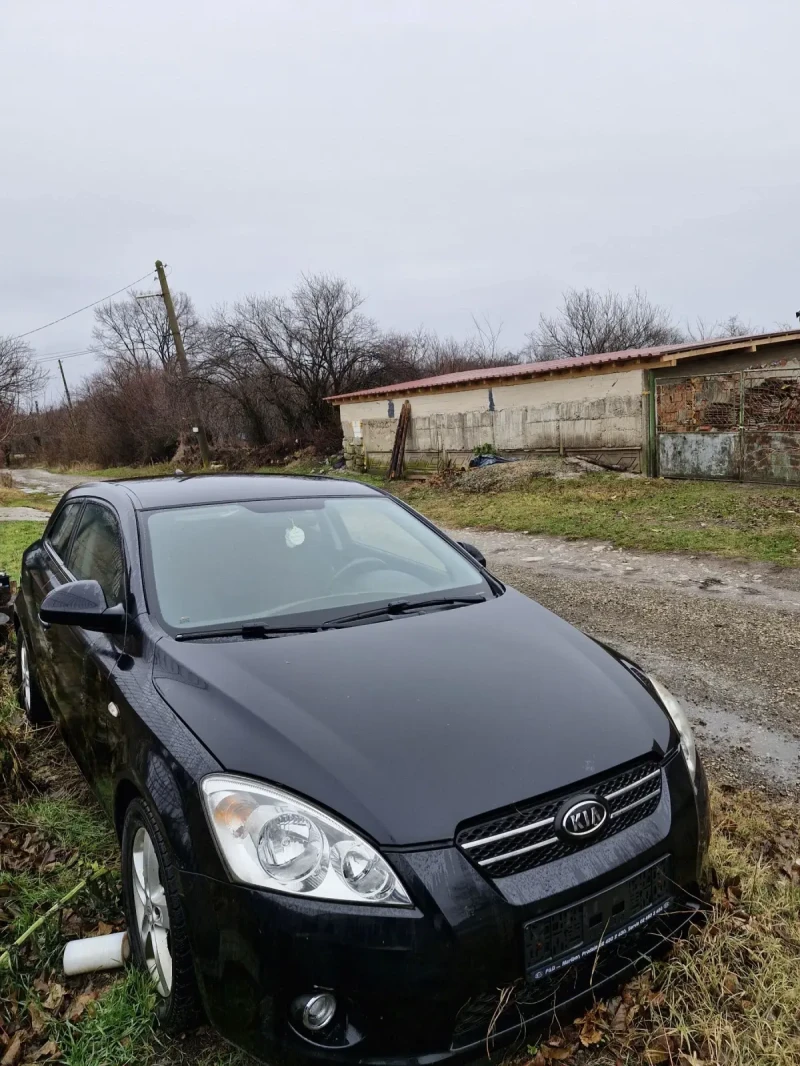 Kia Ceed 1.6crdi, снимка 3 - Автомобили и джипове - 48242999