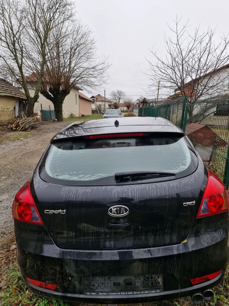 Kia Ceed 1.6crdi, снимка 4 - Автомобили и джипове - 48242999