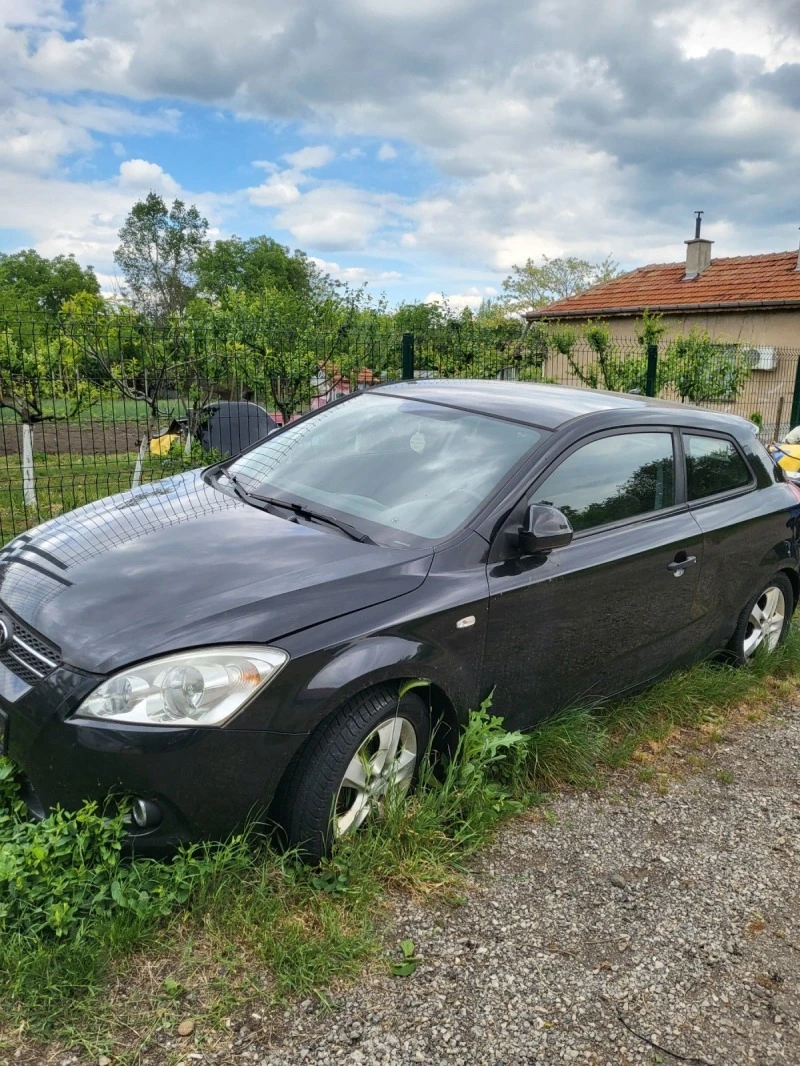 Kia Ceed 1.6crdi, снимка 1 - Автомобили и джипове - 47965959