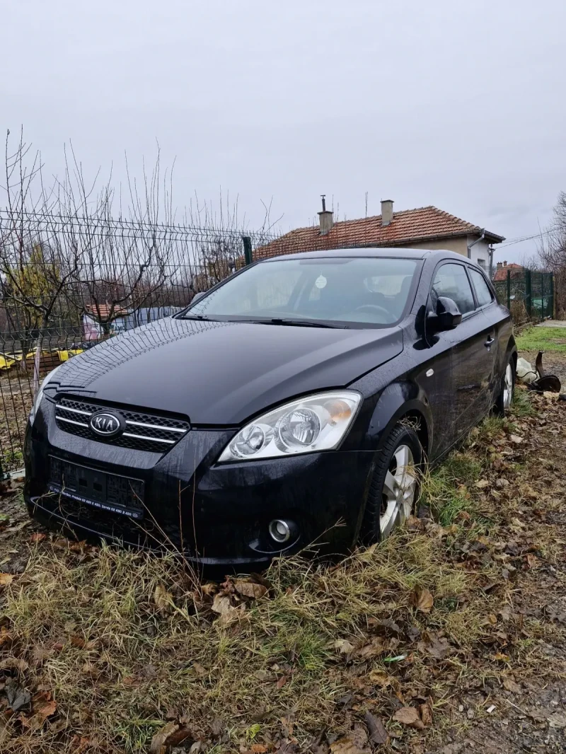 Kia Ceed 1.6crdi, снимка 1 - Автомобили и джипове - 48242999