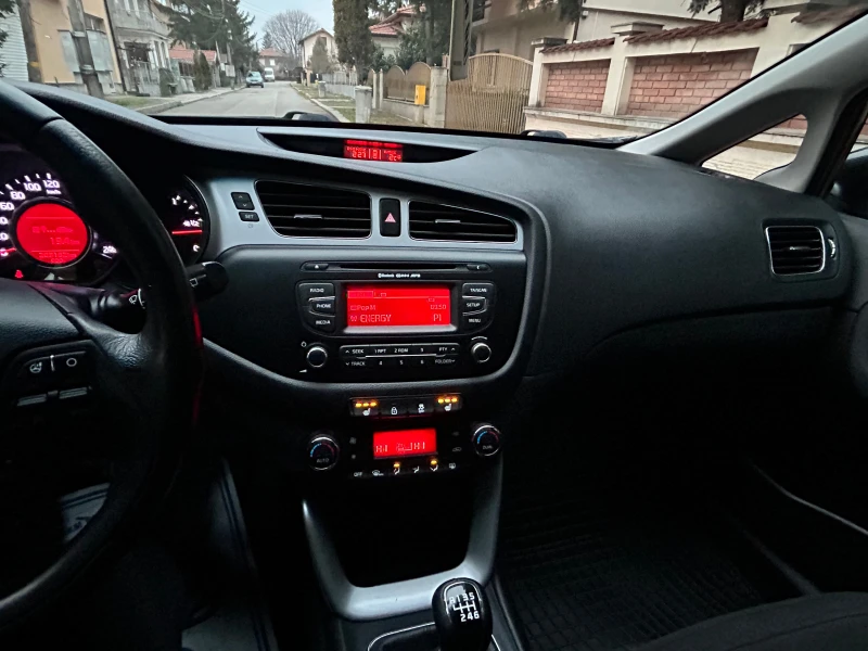 Kia Ceed 1, 6CRDI 16V 128K, снимка 14 - Автомобили и джипове - 48328690