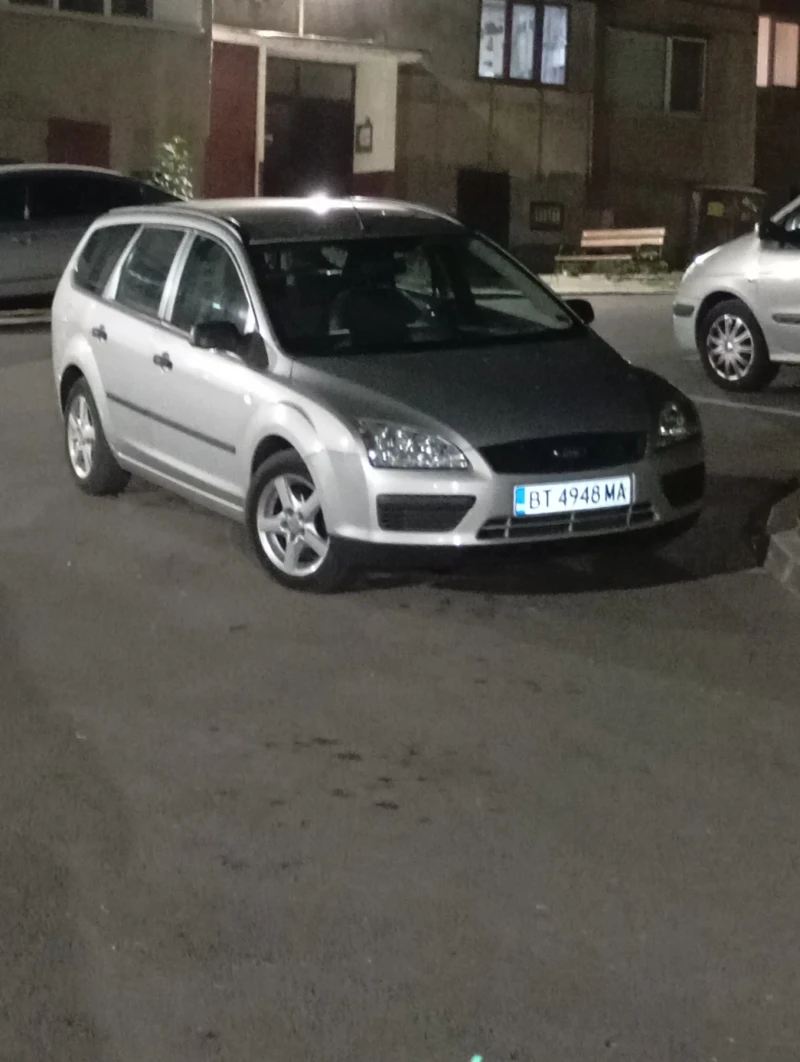 Ford Focus 1.6 i , снимка 9 - Автомобили и джипове - 48851954